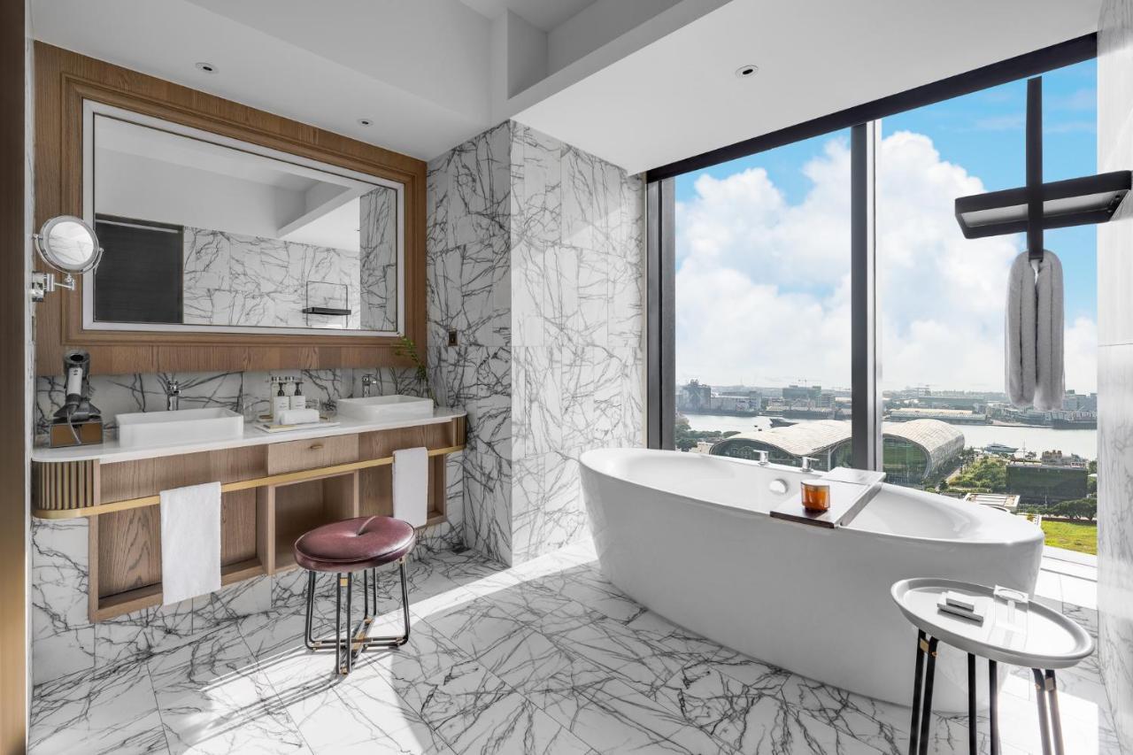 Intercontinental Kaohsiung By Ihg Hotell Exteriör bild Bathroom