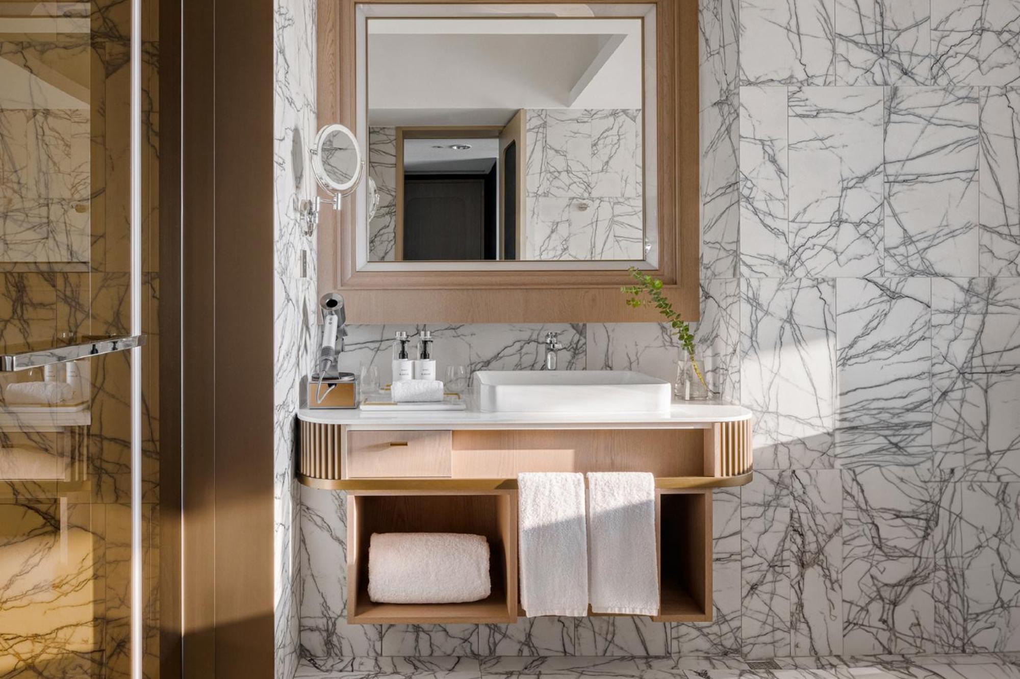 Intercontinental Kaohsiung By Ihg Hotell Exteriör bild Bathroom