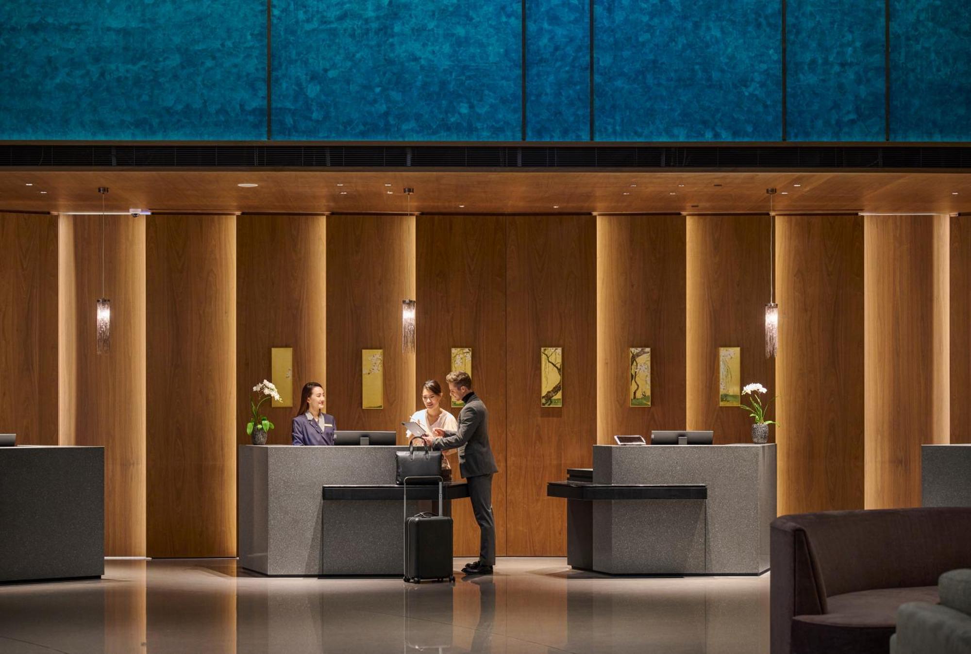 Intercontinental Kaohsiung By Ihg Hotell Exteriör bild The lobby of the hotel